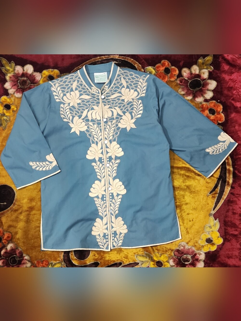 1960s Caro Of HONOLULU Embroidered Button Down Short Sleeve Shirt